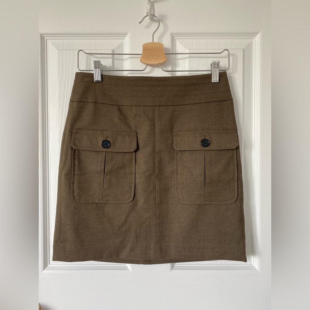 Loft mini skirt khaki green size 0